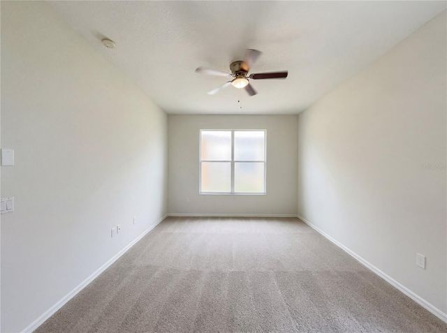 10101 KINGSBRIDGE AVENUE, Tampa, FL 33626