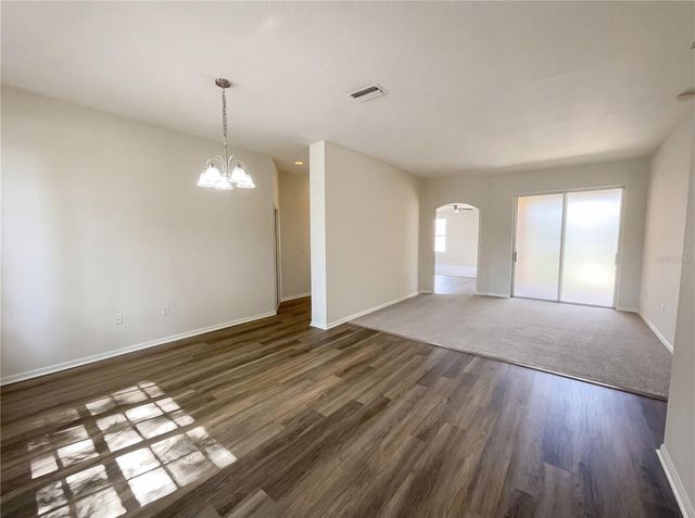 10101 KINGSBRIDGE AVENUE, Tampa, FL 33626