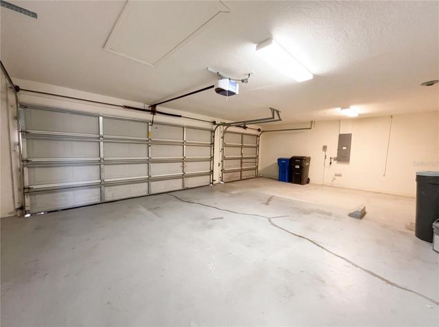 10101 KINGSBRIDGE AVENUE, Tampa, FL 33626