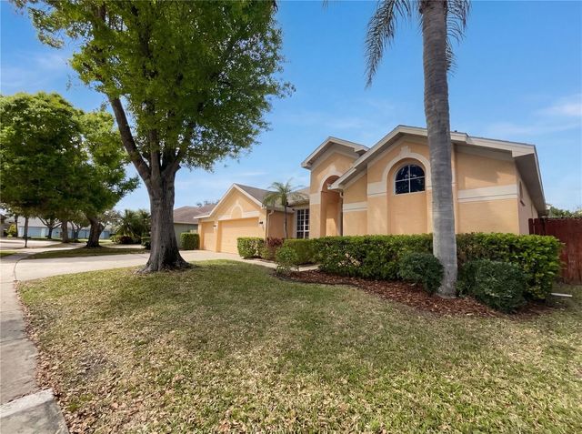 10101 KINGSBRIDGE AVENUE, Tampa, FL 33626