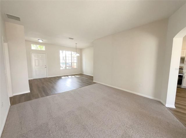 10101 KINGSBRIDGE AVENUE, Tampa, FL 33626