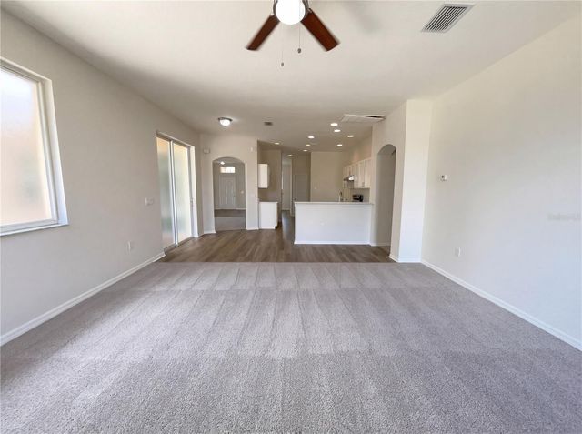 10101 KINGSBRIDGE AVENUE, Tampa, FL 33626