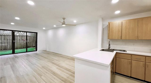 499 SE 13th St 7E, Fort Lauderdale, FL 33316