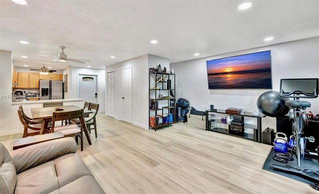 499 SE 13th St 7E, Fort Lauderdale, FL 33316