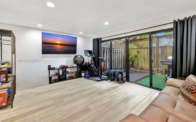 499 SE 13th St 7E, Fort Lauderdale, FL 33316