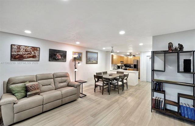 499 SE 13th St 7E, Fort Lauderdale, FL 33316