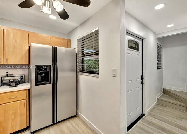 499 SE 13th St 7E, Fort Lauderdale, FL 33316