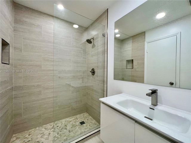 499 SE 13th St 7E, Fort Lauderdale, FL 33316