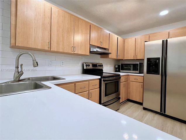 499 SE 13th St 7E, Fort Lauderdale, FL 33316