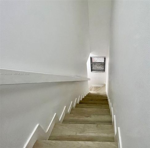 499 SE 13th St 7E, Fort Lauderdale, FL 33316