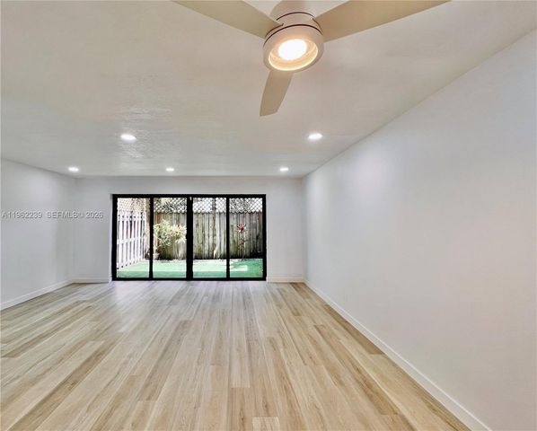 499 SE 13th St 7E, Fort Lauderdale, FL 33316