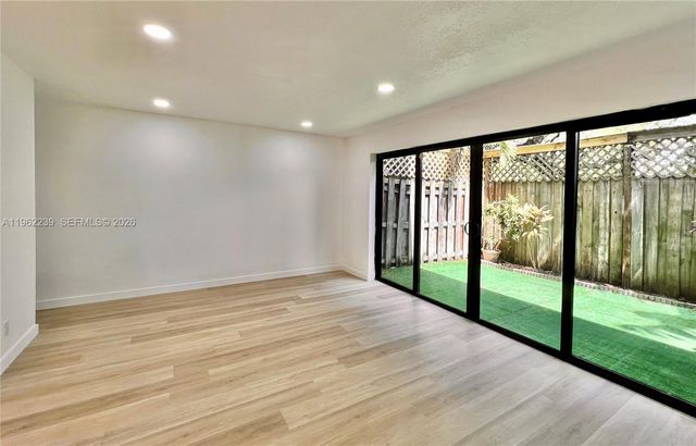 499 SE 13th St 7E, Fort Lauderdale, FL 33316