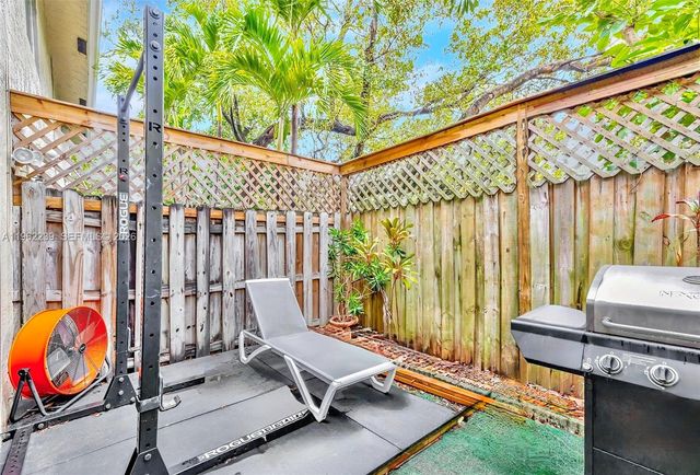 499 SE 13th St 7E, Fort Lauderdale, FL 33316