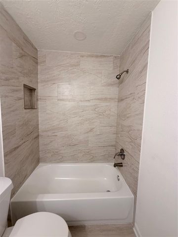 5011 Brisbane Drive, Houston, TX 77048