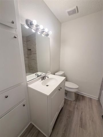 5011 Brisbane Drive, Houston, TX 77048