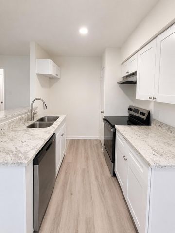 5011 Brisbane Drive, Houston, TX 77048