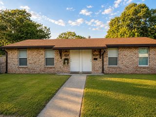 38413 & 38415 13TH AVENUE, Zephyrhills, FL 33542