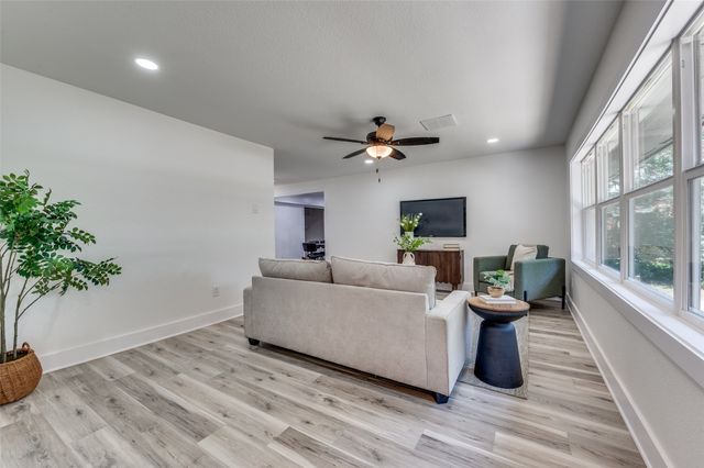 909 Lexington Drive, Irving, TX 75061