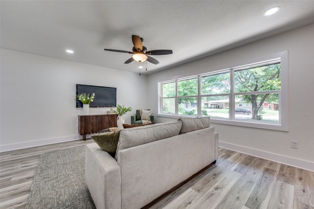 909 Lexington Drive, Irving, TX 75061