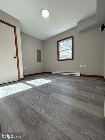 2233 VISTA CIR, East Stroudsburg, PA 18302