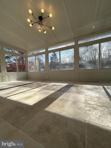 2233 VISTA CIR, East Stroudsburg, PA 18302