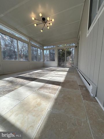 2233 VISTA CIR, East Stroudsburg, PA 18302