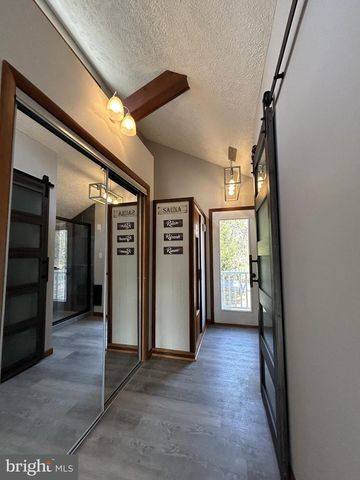 2233 VISTA CIR, East Stroudsburg, PA 18302