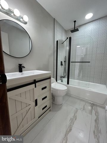 2233 VISTA CIR, East Stroudsburg, PA 18302