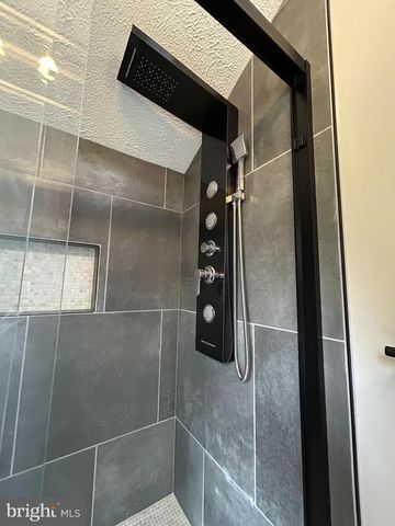 2233 VISTA CIR, East Stroudsburg, PA 18302