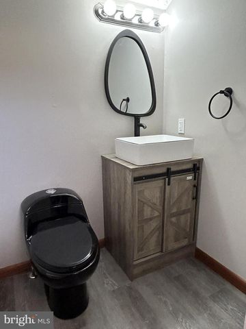 2233 VISTA CIR, East Stroudsburg, PA 18302