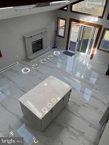 2233 VISTA CIR, East Stroudsburg, PA 18302