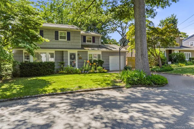 11A Prospect Drive N, Huntington Station, NY 11746