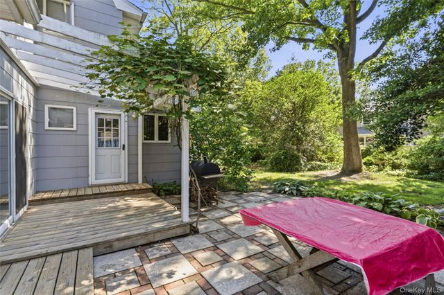 11A Prospect Drive N, Huntington Station, NY 11746