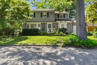 11A Prospect Drive N, Huntington Station, NY 11746