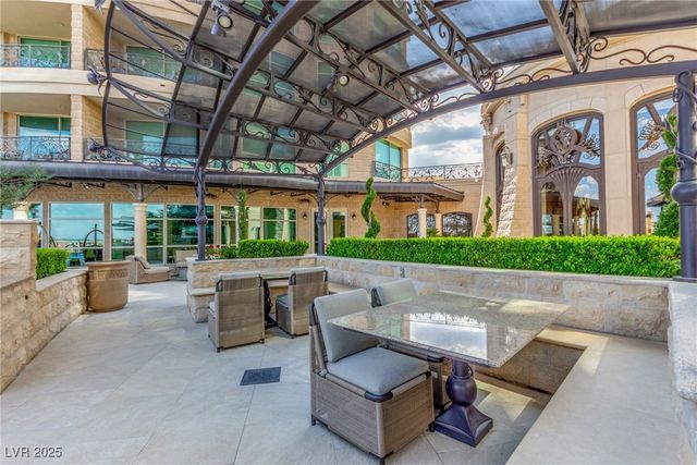 9101 Alta Drive 203, Las Vegas, NV 89145