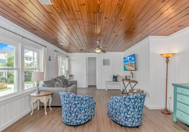 1525 Havens Dr., North Myrtle Beach, SC 29582