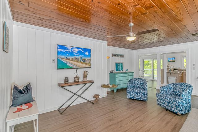 1525 Havens Dr., North Myrtle Beach, SC 29582