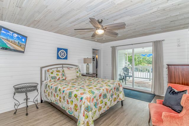 1525 Havens Dr., North Myrtle Beach, SC 29582