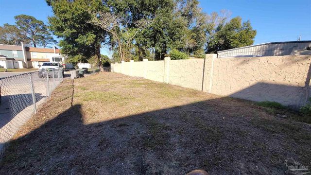 846 Esconditas Pl, Pensacola, FL 32506