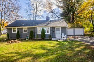 15 Kelsey Place, Bloomfield, CT 06002