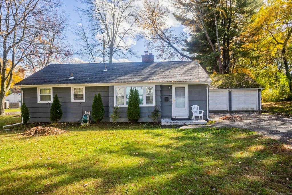 15 Kelsey Place, Bloomfield, CT 06002