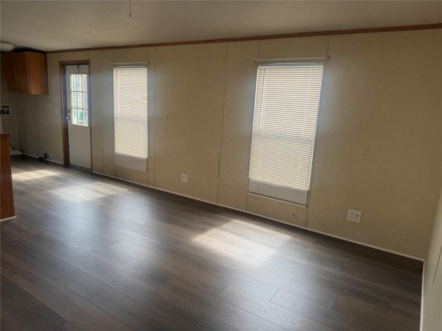 601 Clear Lake Road B, Highlands, TX 77562