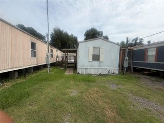 601 Clear Lake Road B, Highlands, TX 77562