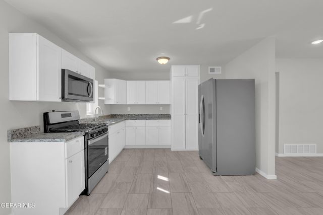 10370 BLYTHE Drive, El Paso, TX 79924