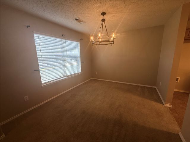 323 Valley Ridge Drive, Red Oak, TX 75154