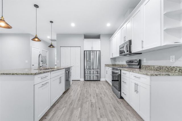 1505 E NORTH BAY STREET, Tampa, FL 33610