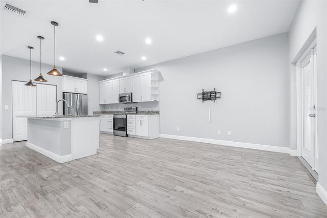 1505 E NORTH BAY STREET, Tampa, FL 33610