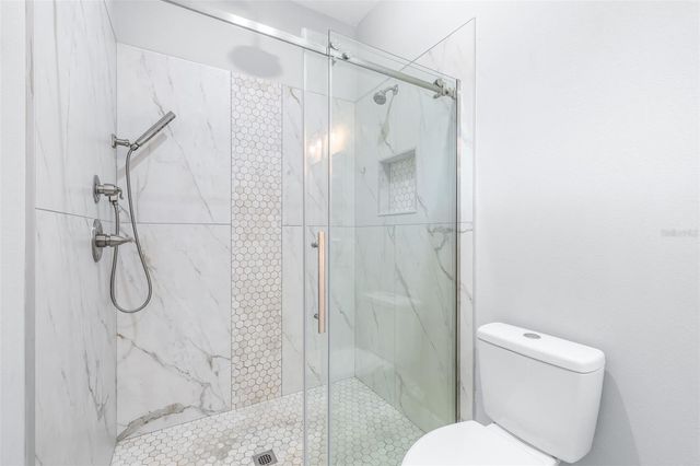 1505 E NORTH BAY STREET, Tampa, FL 33610