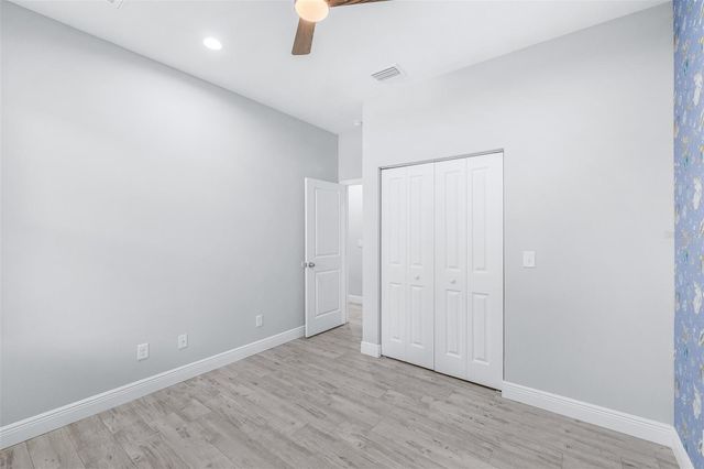 1505 E NORTH BAY STREET, Tampa, FL 33610