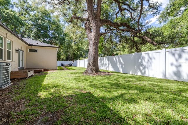 1505 E NORTH BAY STREET, Tampa, FL 33610